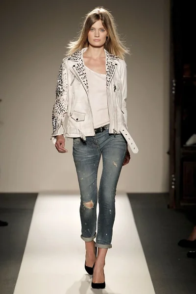 Look 29